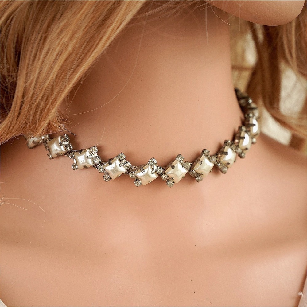 Vintage Style Faux Pearl and Rhinestone Geometric Choker Necklace Silver‎ Tone